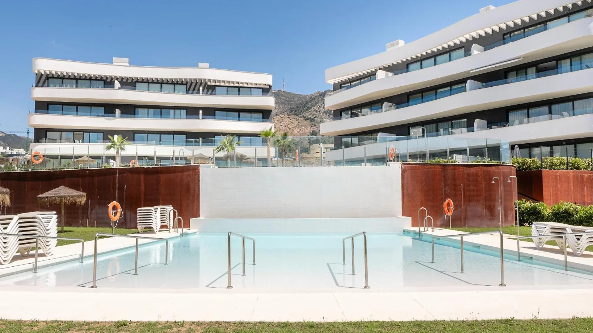 Stylish 2Br Pool & Balcony Apartamento Fuengirola