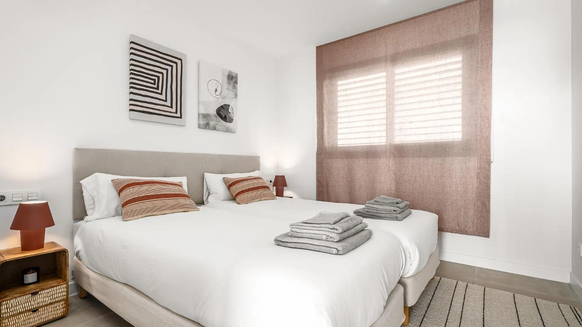 Stylish 2Br Pool & Balcony Apartamento Fuengirola 0*,  Espanha